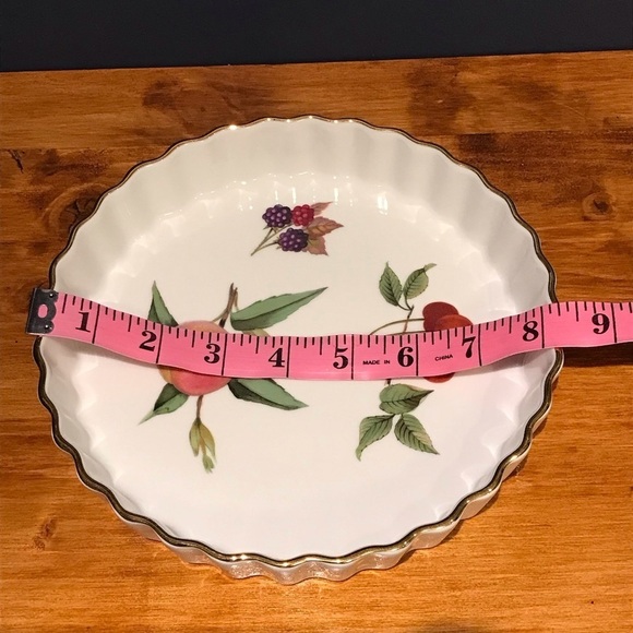 1961 Royal Worcester Evesham Gold Trimmed Quiche or Tart Dish - Picture 9 of 9